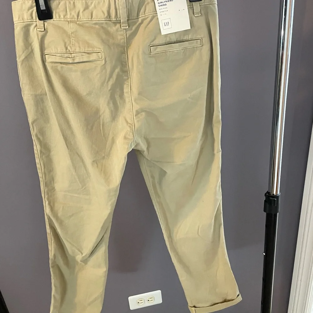 Girlfriend chinos Gap- Size: 2 NWT - Picture 2 of 3